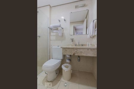 Banheiro de kitnet/studio para alugar com 1 quarto, 44m² em Centro, Santo André