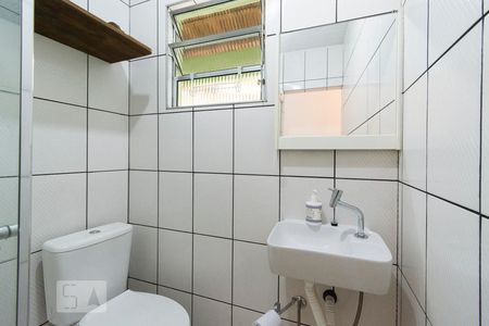 Banheiro de apartamento para alugar com 1 quarto, 30m² em Conjunto Residencial Butantã, São Paulo