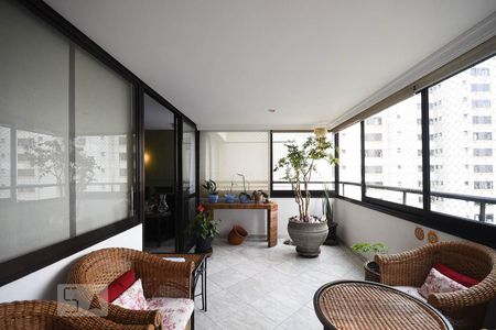 Varanda de apartamento à venda com 2 quartos, 195m² em Chácara Itaim, São Paulo