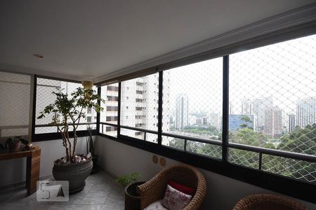 Varanda de apartamento para alugar com 2 quartos, 195m² em Chácara Itaim, São Paulo