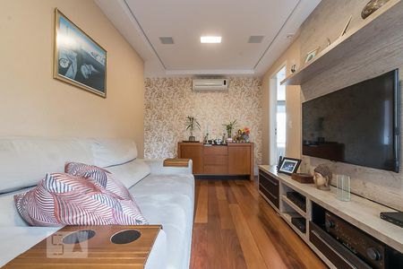 Apartamento à venda com 300m², 4 quartos e 3 vagas Apartamento à venda com 300m², 4 quartos e 3 vagasSala de TV