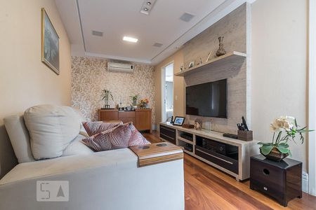 Apartamento à venda com 300m², 4 quartos e 3 vagas Apartamento à venda com 300m², 4 quartos e 3 vagasSala de TV