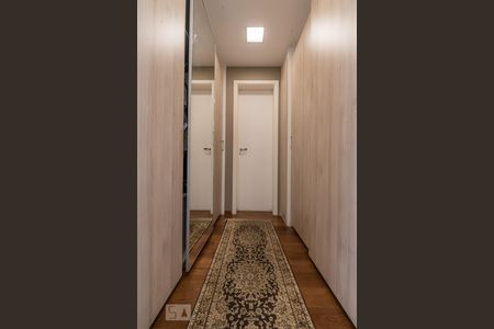 Apartamento à venda com 300m², 4 quartos e 3 vagas Apartamento à venda com 300m², 4 quartos e 3 vagasCloset