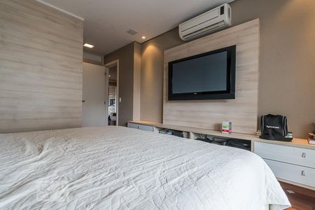 Apartamento à venda com 300m², 4 quartos e 3 vagas Apartamento à venda com 300m², 4 quartos e 3 vagasSuíte 2