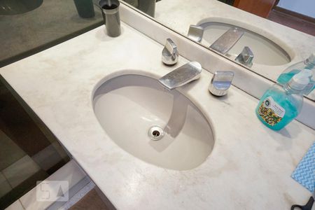 Apartamento à venda com 255m², 4 quartos e 3 vagasDetalhe banheiro