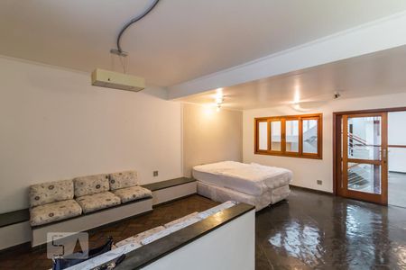 Casa para alugar com 240m², 4 quartos e 4 vagas Casa para alugar com 240m², 4 quartos e 4 vagasSala 1
