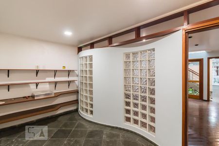 Casa para alugar com 240m², 4 quartos e 4 vagas Casa para alugar com 240m², 4 quartos e 4 vagasSala 2