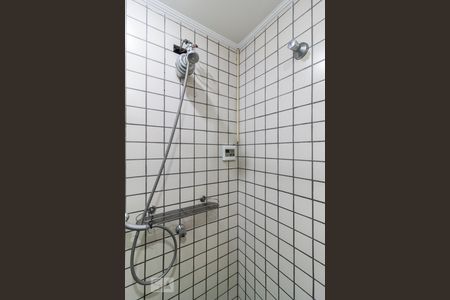 Casa para alugar com 240m², 4 quartos e 4 vagas Casa para alugar com 240m², 4 quartos e 4 vagasBanheiro suíte 1