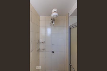 Banheiro da suíte de kitnet/studio para alugar com 1 quarto, 48m² em Vila Itapura, Campinas