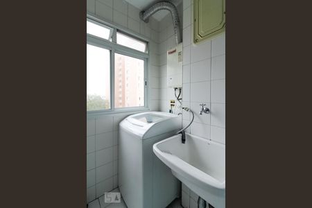 Apartamento à venda com 68m², 3 quartos e 1 vagaÁrea de Serviço