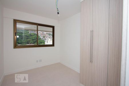 Apartamento à venda com 85m², 2 quartos e 1 vagaQuarto 2