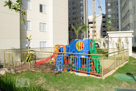 Apartamento para alugar com 48m², 2 quartos e 1 vaga Apartamento para alugar com 48m², 2 quartos e 1 vagaÁrea comum - Playground