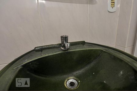 Casa à venda com 600m², 4 quartos e sem vagaBanheiro