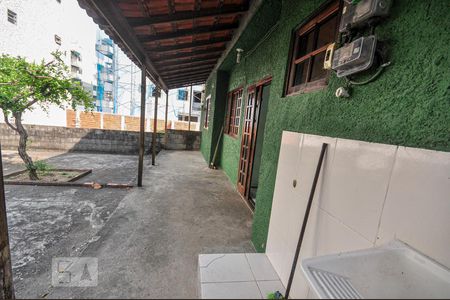 Casa à venda com 600m², 4 quartos e sem vagaÁrea de Serviço - Varanda - Área Externa 