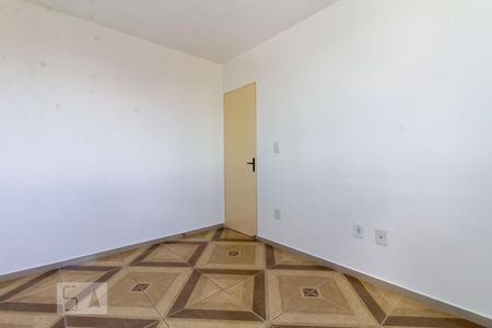 Quarto 2 de apartamento para alugar com 2 quartos, 50m² em Vila Carmosina, São Paulo