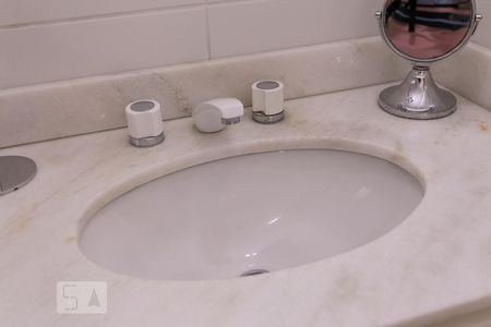 Banheiro - Torneira de apartamento para alugar com 1 quarto, 54m² em Menino Deus, Porto Alegre