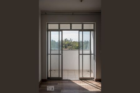 Sala de apartamento para alugar com 3 quartos, 67m² em Planalto, Belo Horizonte