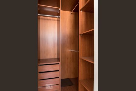 Closet do suite de apartamento para alugar com 3 quartos, 67m² em Planalto, Belo Horizonte