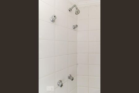 Banheiro da suíte de apartamento para alugar com 2 quartos, 65m² em Vila Nova Conceição, São Paulo