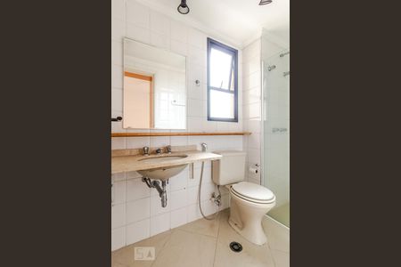 Banheiro da suíte de apartamento para alugar com 2 quartos, 65m² em Vila Nova Conceição, São Paulo