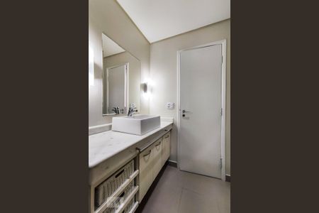 Apartamento para alugar com 94m², 1 quarto e 2 vagas Apartamento para alugar com 94m², 1 quarto e 2 vagasBanheiro da Suíte