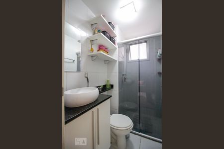 Banheiro de apartamento para alugar com 2 quartos, 46m² em Água Branca, São Paulo