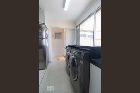 Apartamento para alugar com 167m², 4 quartos e 1 vagaÁrea de Serviço