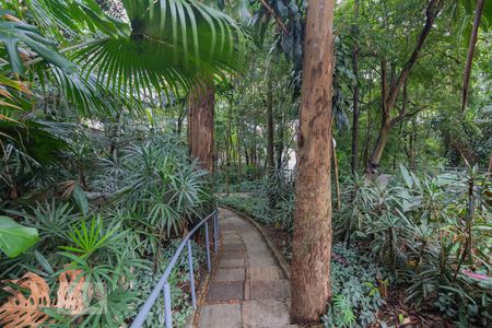 Apartamento para alugar com 167m², 4 quartos e 1 vagaÁrea Verde - Condomínio
