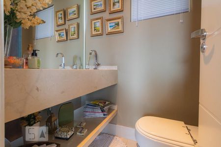 Lavabo de apartamento para alugar com 4 quartos, 167m² em Santo Amaro, São Paulo