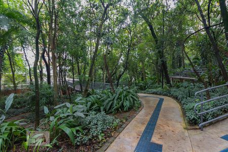 Apartamento para alugar com 167m², 4 quartos e 1 vagaÁrea Verde - Condomínio