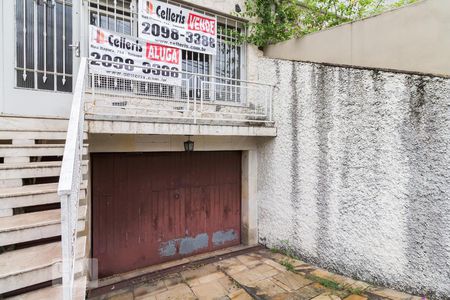 Casa à venda com 240m², 3 quartos e 6 vagasFachada 