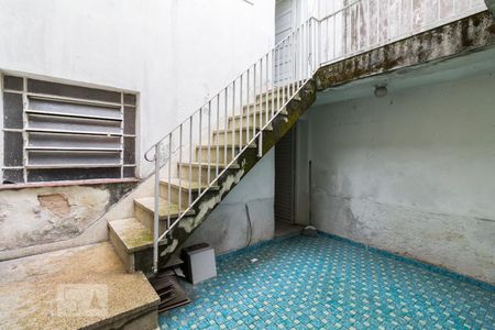 Casa à venda com 240m², 3 quartos e 6 vagasÁrea externa e de serviço