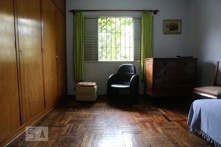 Suíte de casa à venda com 3 quartos, 132m² em Jardim Rizzo, São Paulo