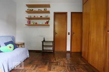 Suíte de casa à venda com 3 quartos, 132m² em Jardim Rizzo, São Paulo