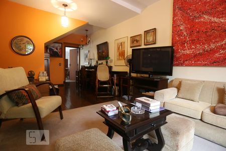 Sala de casa à venda com 3 quartos, 132m² em Jardim Rizzo, São Paulo