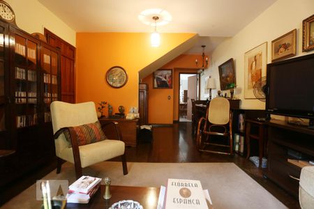 Sala de casa à venda com 3 quartos, 132m² em Jardim Rizzo, São Paulo