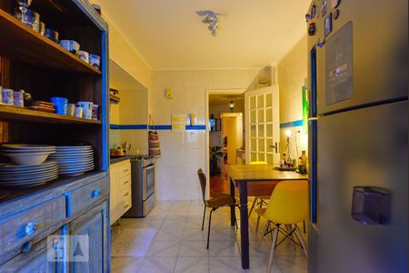 Cozinha de apartamento à venda com 2 quartos, 98m² em Sumaré, São Paulo