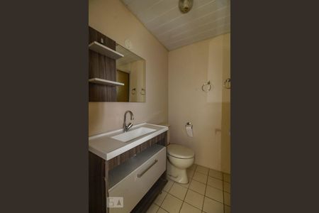 Banheiro de apartamento à venda com 2 quartos, 50m² em Rubem Berta, Porto Alegre
