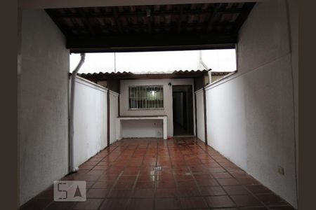 Quintal de casa para alugar com 2 quartos, 90m² em Jardim Ester, São Paulo