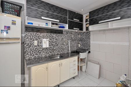 Apartamento à venda com 56m², 2 quartos e 1 vaga Apartamento à venda com 56m², 2 quartos e 1 vagaCozinha e Área de Serviço
