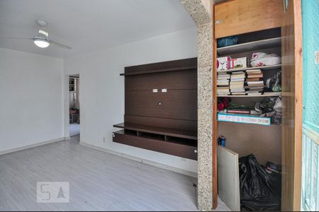 Apartamento à venda com 56m², 2 quartos e 1 vaga Apartamento à venda com 56m², 2 quartos e 1 vagaSala