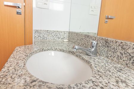 Apartamento à venda com 82m², 3 quartos e 2 vagasBanheiro da Suíte