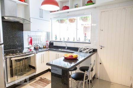 Casa à venda com 217m², 3 quartos e 2 vagasCozinha