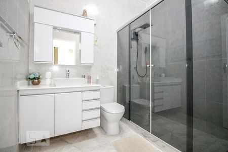 Banheiro de casa à venda com 3 quartos, 120m² em Irajá, Rio de Janeiro