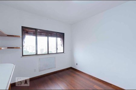 Apartamento à venda com 140m², 3 quartos e 2 vagasQuarto 2