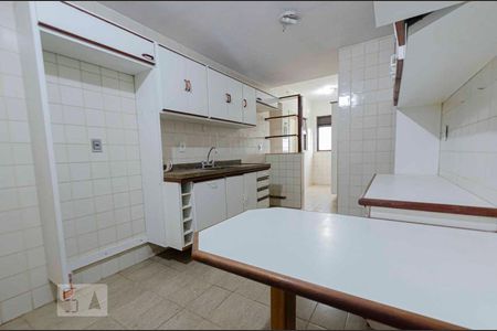 Apartamento à venda com 140m², 3 quartos e 2 vagasCozinha