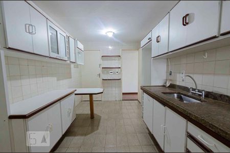 Apartamento à venda com 140m², 3 quartos e 2 vagasCozinha