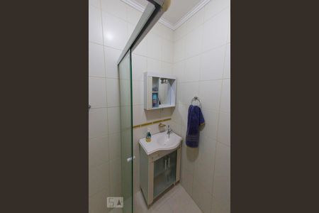 Banheiro de apartamento à venda com 1 quarto, 42m² em Nonoai, Porto Alegre