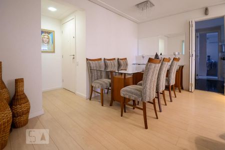Apartamento à venda com 113m², 3 quartos e 2 vagas Apartamento à venda com 113m², 3 quartos e 2 vagasSala