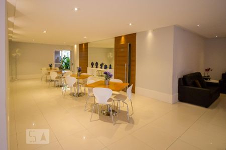 Apartamento à venda com 113m², 3 quartos e 2 vagas Apartamento à venda com 113m², 3 quartos e 2 vagasSalão de festas